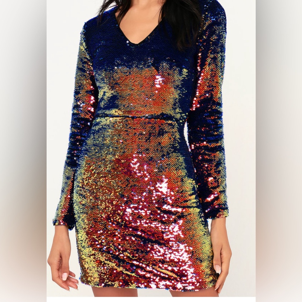 VERA & LUCY, size SMALL, fully sequined long sleeved prom or party dress.